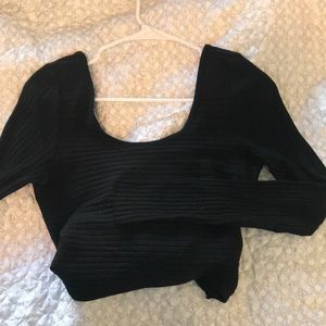 Ripped longsleeve crop top